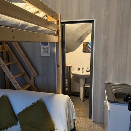 Studette Fonctionnelle Eaux Bonnes Apartment Ngoại thất bức ảnh